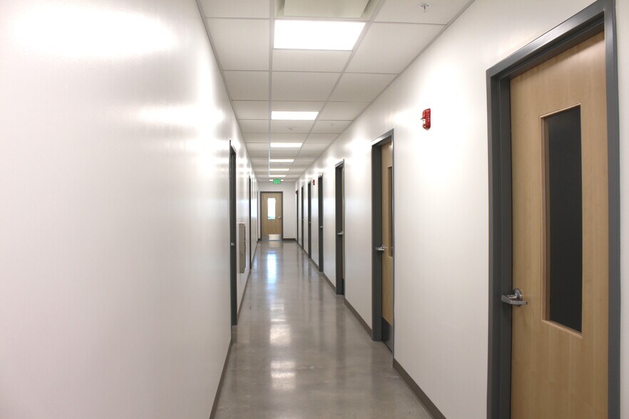 More Photos Of 3070 W Directors Row, Salt Lake City Manufacturing For Lease