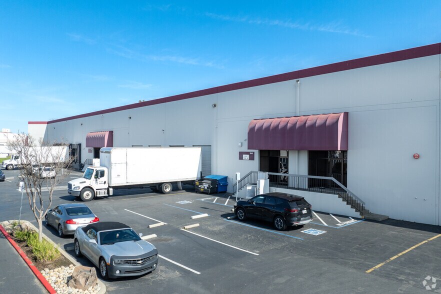 More Photos Of 1942-1958 Sabre St, Hayward Warehouse For Lease