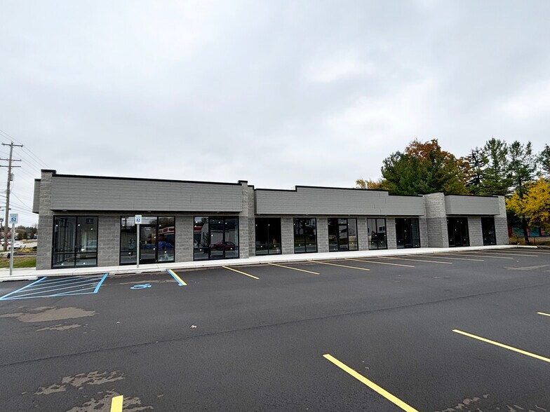 More Photos Of 4233-4239 W Saginaw Hwy, Lansing Freestanding For Lease