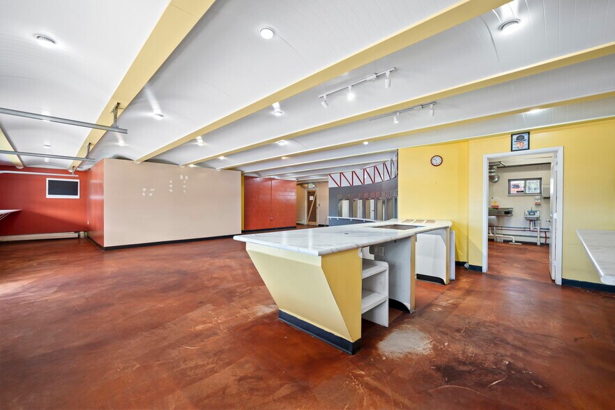 More Photos Of 222 W Midland Ave, Woodland Park Storefront For Sale