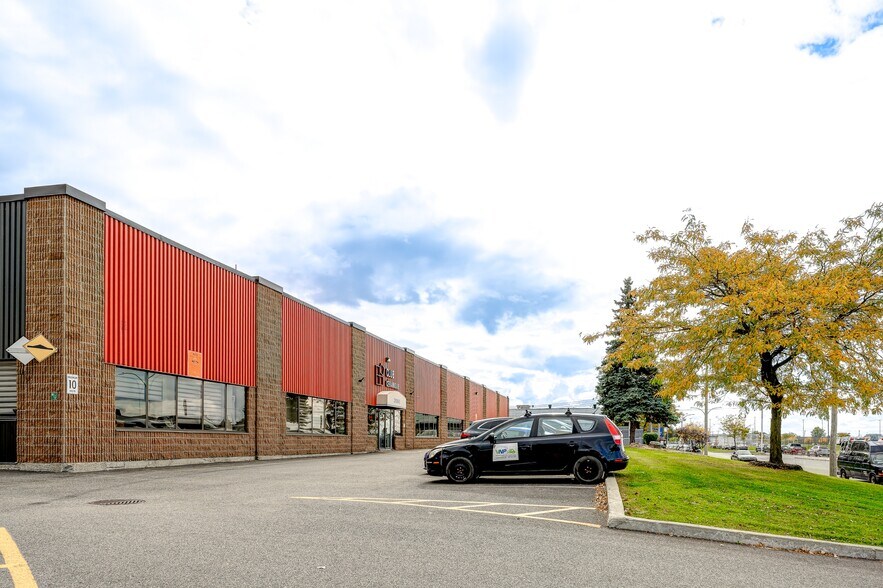 More Photos Of 3540-3600 St Griffith, Montréal Warehouse For Lease