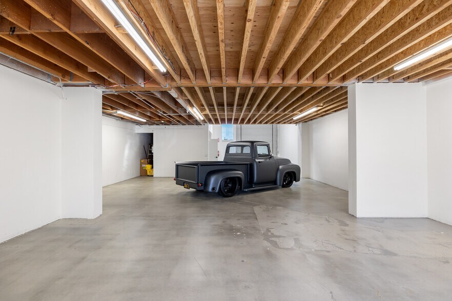 More Photos Of 5731 Palmer Way, Carlsbad Research And Development For Lease