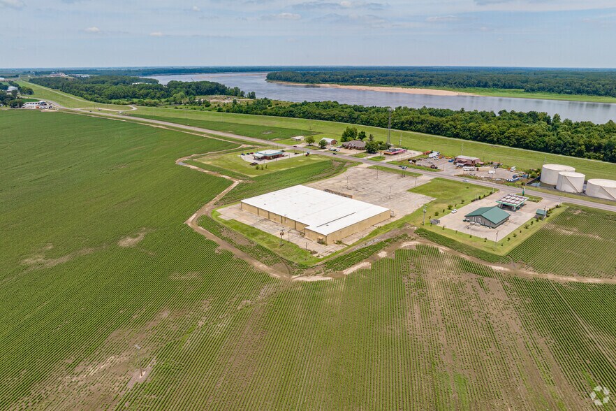 More Photos Of 1100 MO Hwy 84 W, Caruthersville Freestanding For Sale