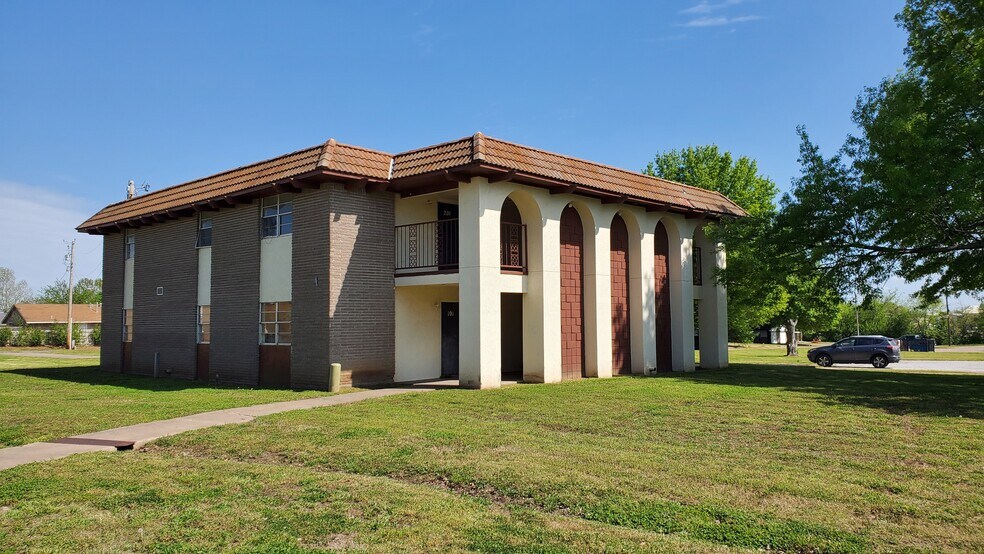 More Photos Of 1428 S Little Ave, Cushing Apartments For Sale
