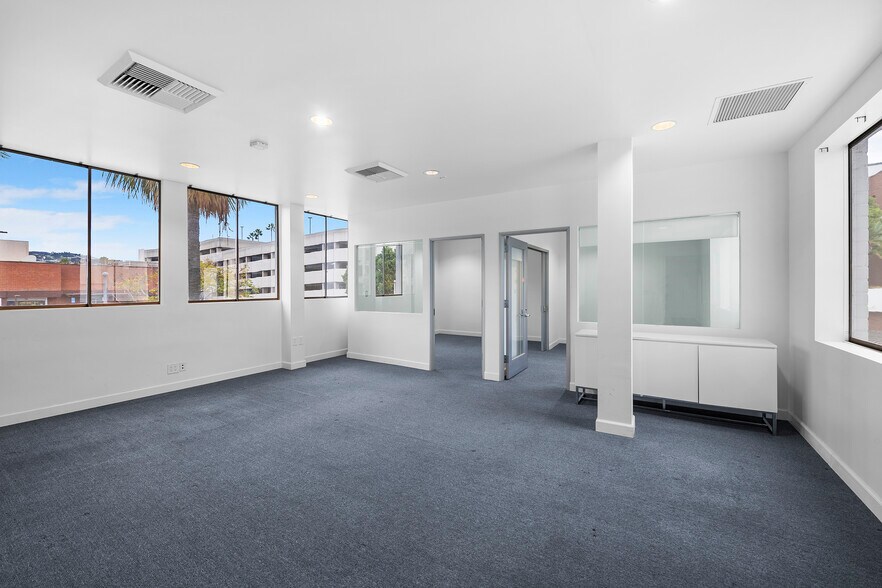 More Photos Of 270 N Canon Dr, Beverly Hills Office For Lease
