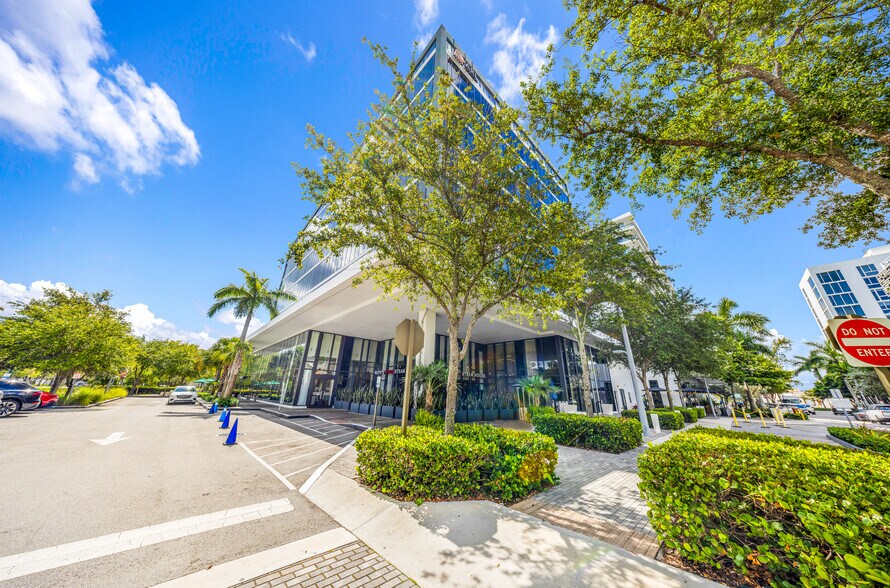 More Photos Of 2980 NE 207th St, Aventura Office Residential For Lease