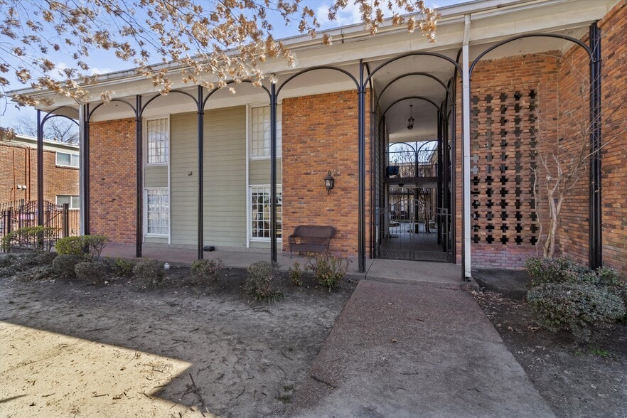 More Photos Of , Memphis Multifamily For Sale