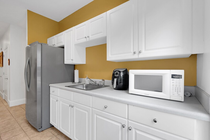 More Photos Of 248-250 Adley Way, Greenville Office For Sale