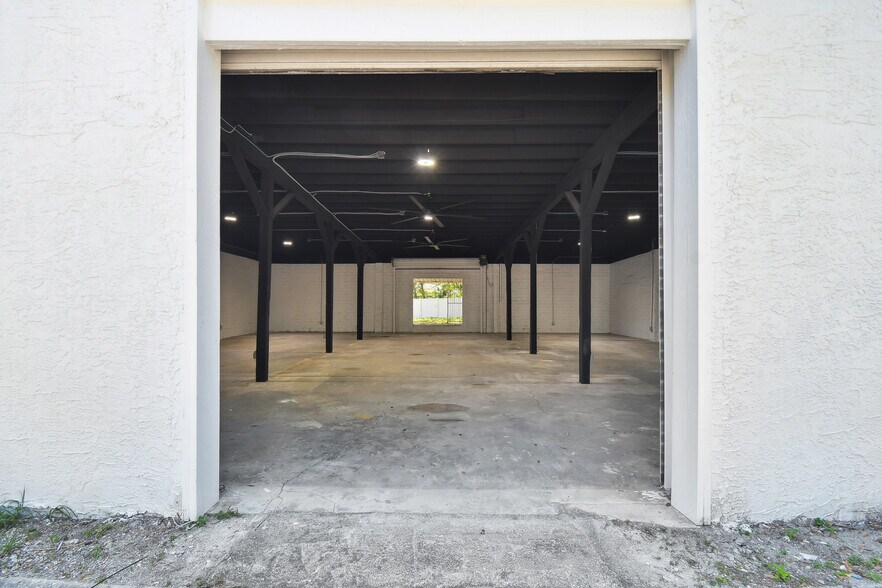 More Photos Of 1704 W Cherry St, Tampa Light Manufacturing For Sale