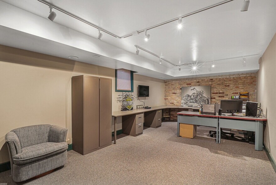 More Photos Of 530 S Union St, Traverse City Medical For Sale