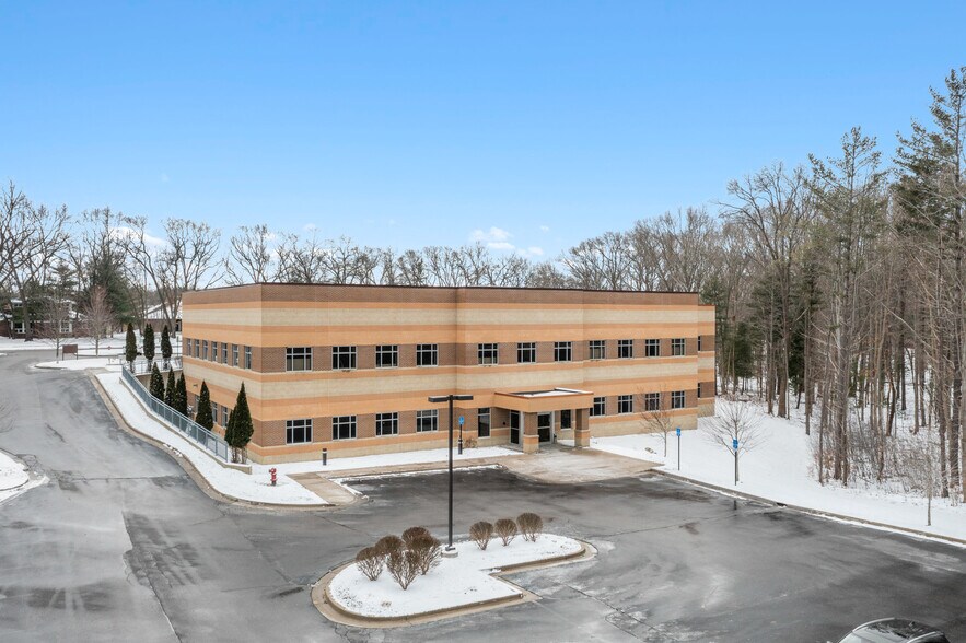 More Photos Of 1250 Mercy Dr, Muskegon Medical For Lease