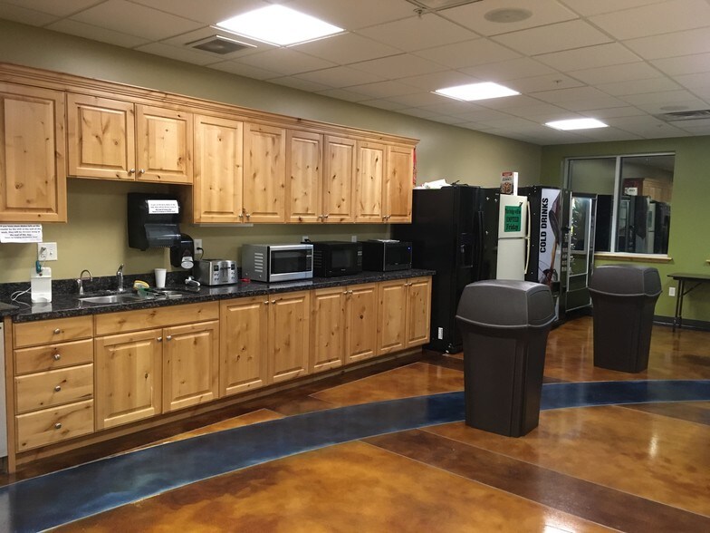 More Photos Of 476 N 1500 W, Orem Light Manufacturing For Sale