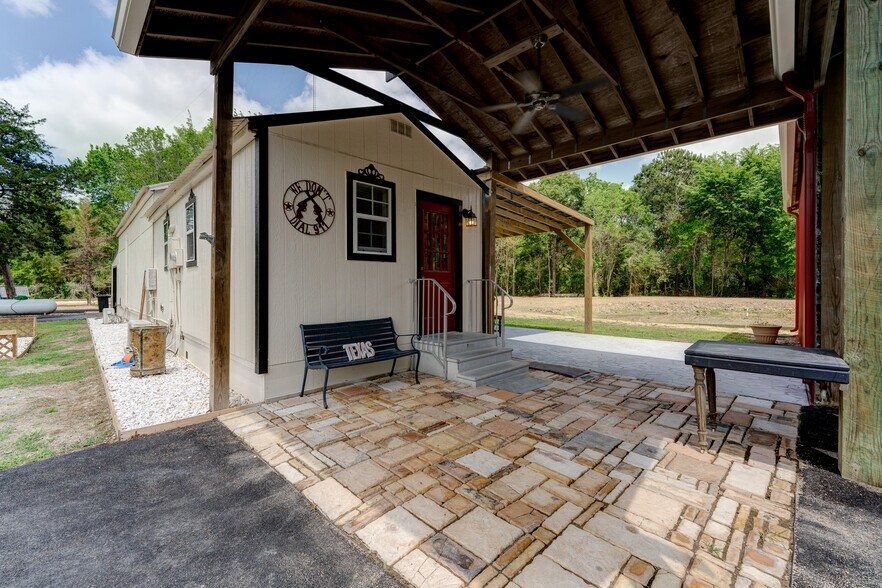 More Photos Of 4388 County Road 197, Alvin Specialty For Sale