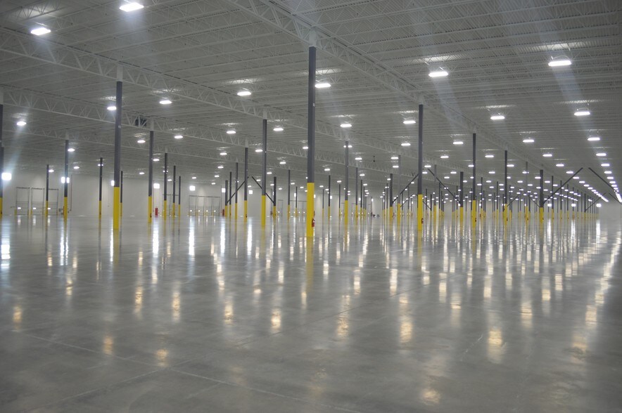More Photos Of 3219 Rohr Rd, Groveport Warehouse For Lease