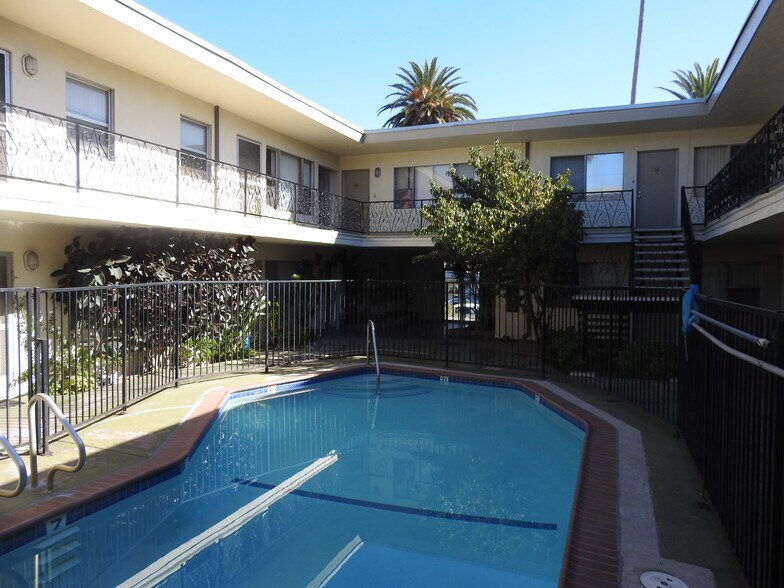 More Photos Of 409 S Manhattan Pl, Los Angeles Apartments For Sale