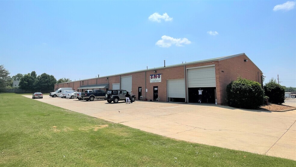Primary Photo Of 5905 Scott Blvd, Horn Lake Light Distribution For Lease