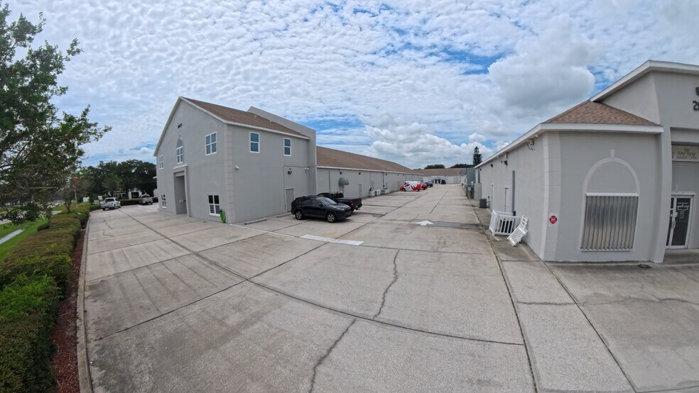 More Photos Of 2825 Business Center Blvd, Melbourne Distribution For Lease