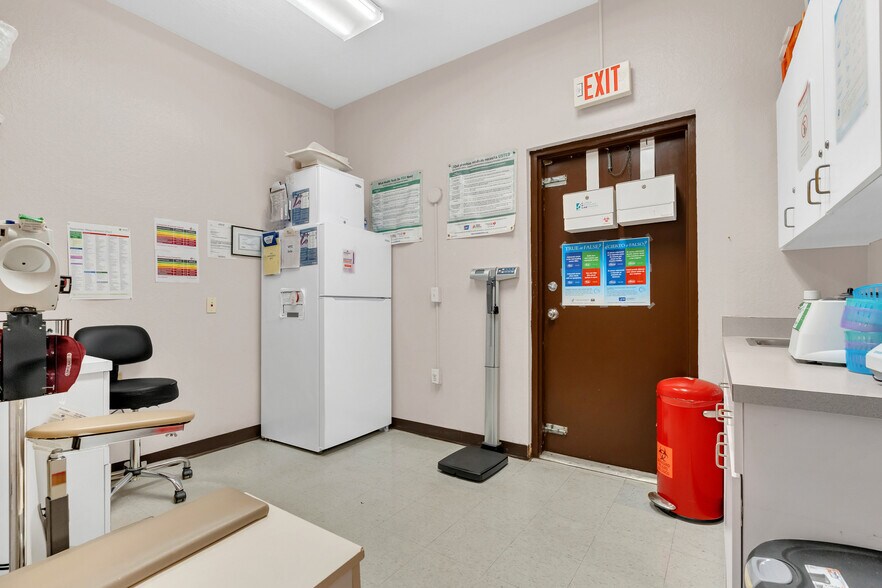 More Photos Of 901-911 N Central Ave, Kissimmee Medical For Lease