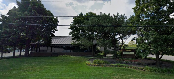 Primary Photo Of 28846 N Nagel Ct, Lake Bluff Warehouse For Lease