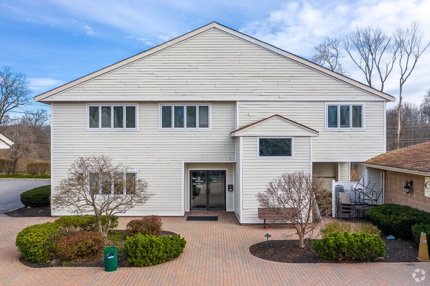 More Photos Of 2 Chelsea Ridge Mall, Wappingers Falls Apartments For Lease