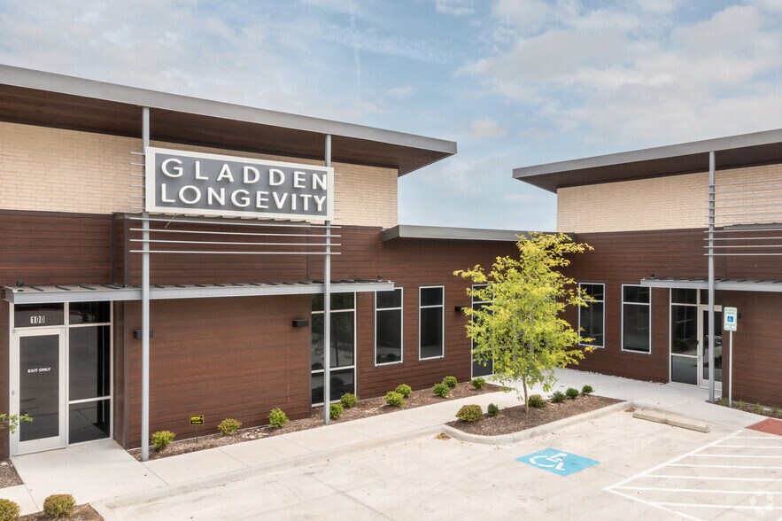 More Photos Of 200-240 O’Connor Ridge Blvd, Irving Medical For Sale