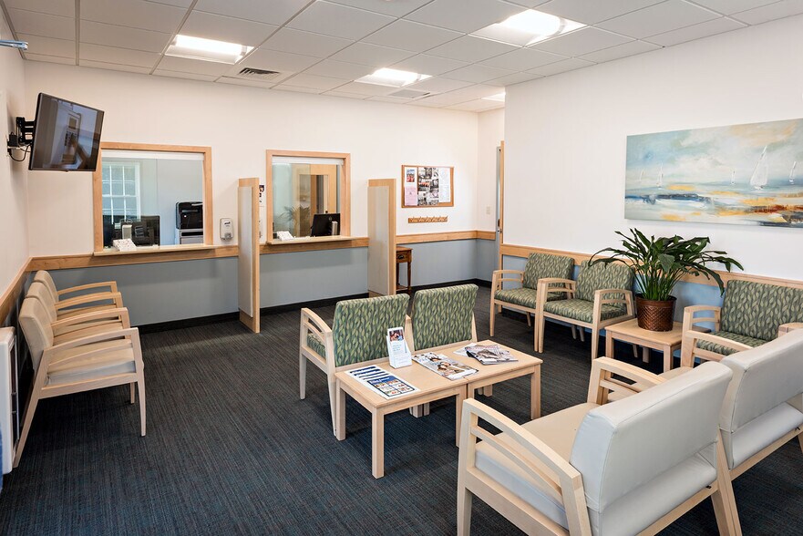 More Photos Of 33 Edgerton Dr, North Falmouth Medical For Sale