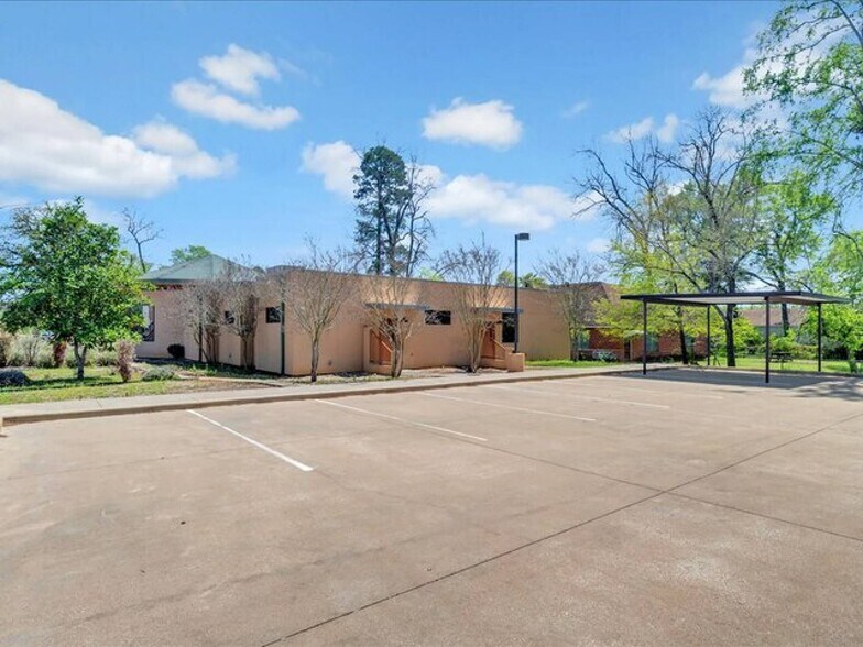 More Photos Of 1225 N Mound St, Nacogdoches Skilled Nursing Facility For Sale