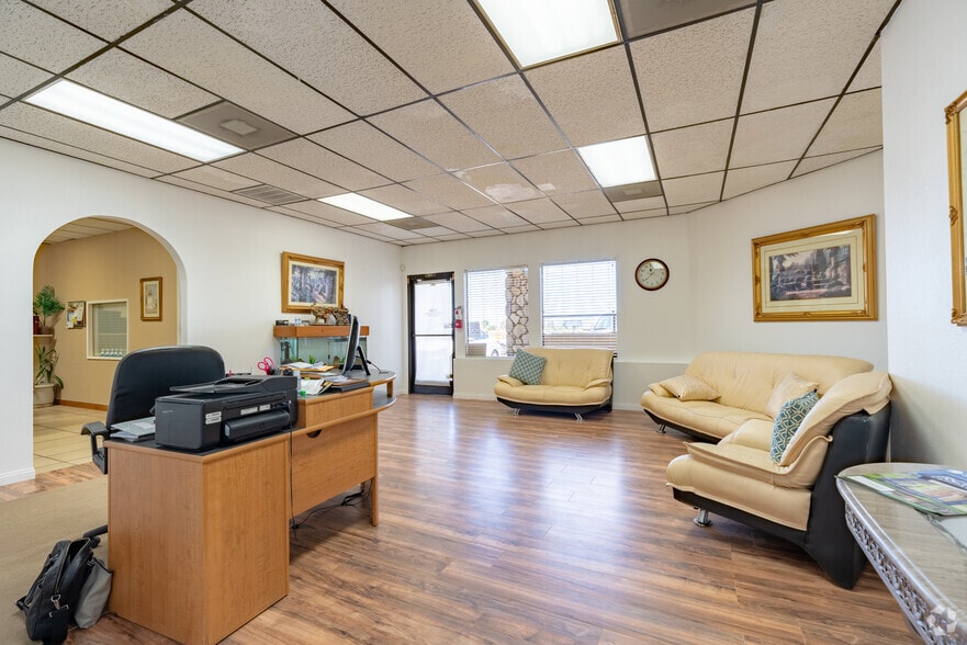 More Photos Of 18930 US Highway 18, Apple Valley Loft Creative Space For Sale