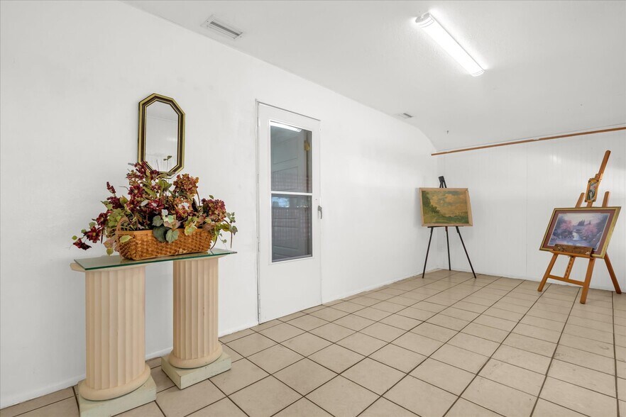 More Photos Of 312 E Main St, Dundee General Retail For Sale