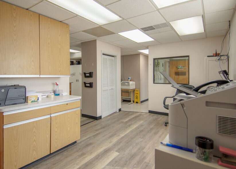 More Photos Of 750 Salem Dr, Owensboro Medical For Sale