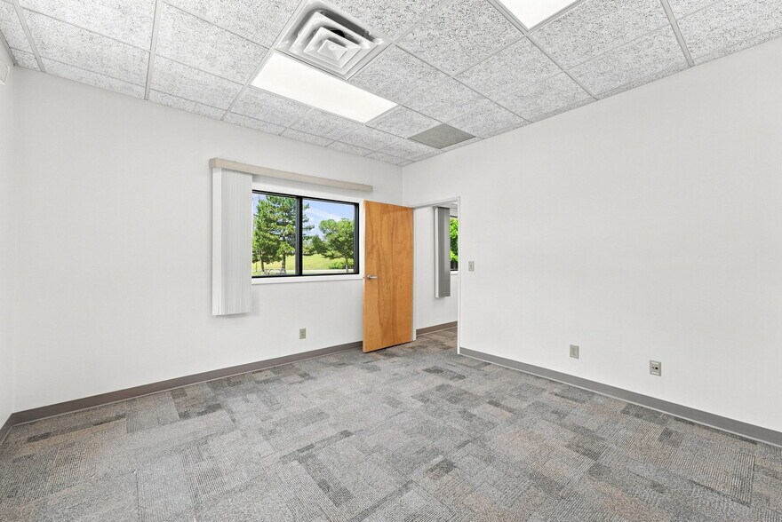 More Photos Of 615-619 Commerce Rd, Richmond Office For Lease