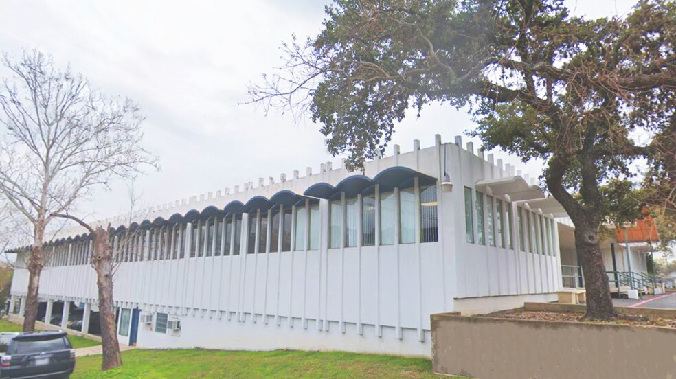 More Photos Of 4118 McCullough Ave, San Antonio Medical For Lease