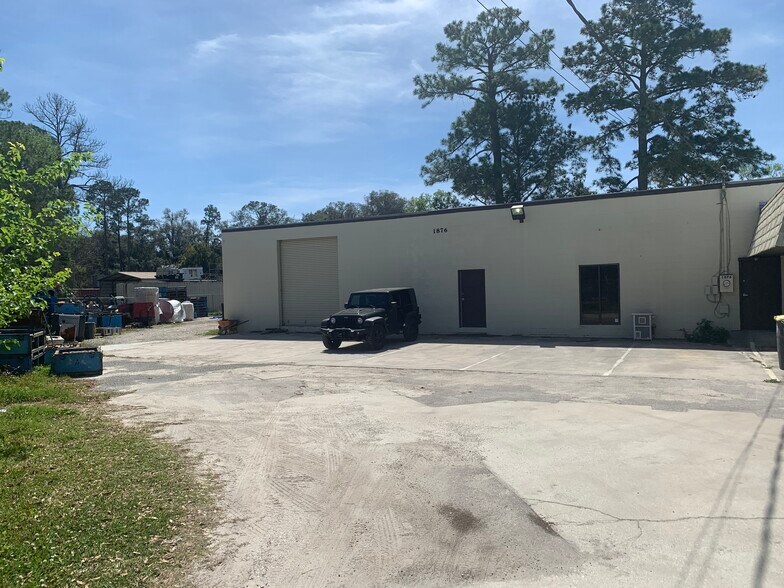 More Photos Of 1876 Everlee Rd, Jacksonville Light Distribution For Lease