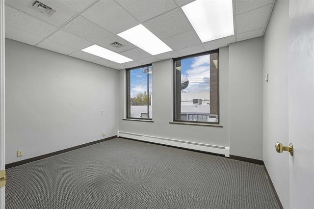 More Photos Of 414 E Walnut St, Green Bay Office For Sale