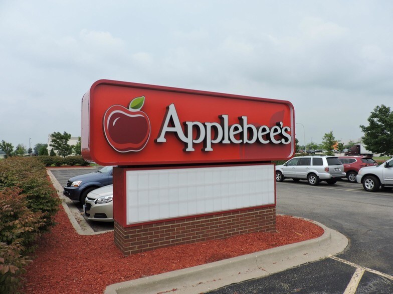 More Photos Of 2126 Gateway Ctr, Belvidere Restaurant For Sale