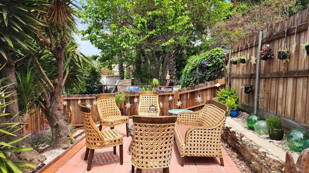 More Photos Of 3331 Hamilton Way, Los Angeles Apartments For Sale