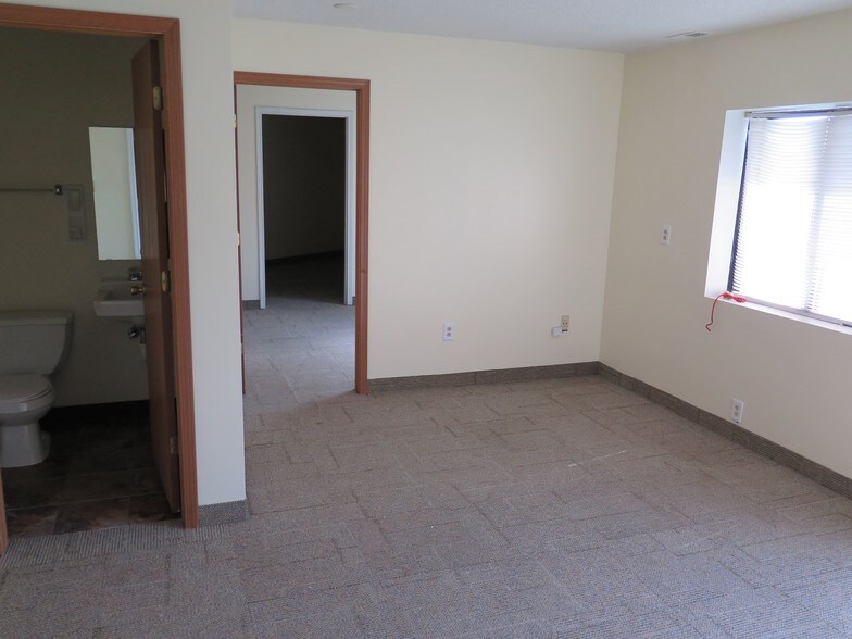 More Photos Of 755-757 Warehouse Rd, Toledo Light Manufacturing For Lease