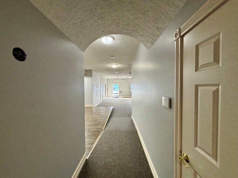 More Photos Of 1301 E Grand River Ave, Portland Freestanding For Lease