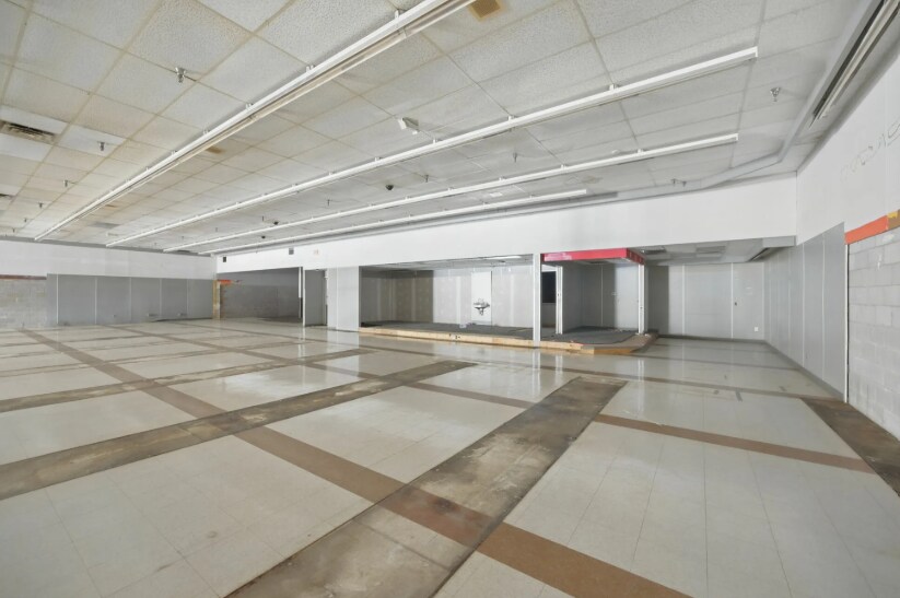 More Photos Of 915-1099 N Wisner St, Jackson Freestanding For Lease