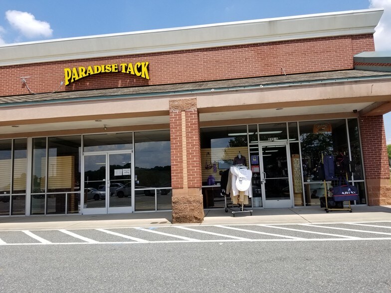 More Photos Of 835 Williamson Rd, Mooresville Unknown For Lease