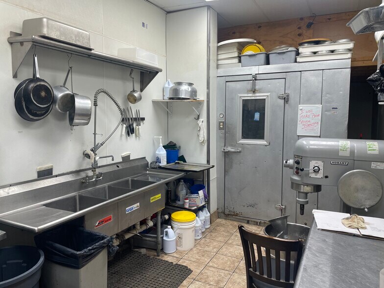 More Photos Of 232 Locust St, Columbia Storefront Retail Residential For Sale