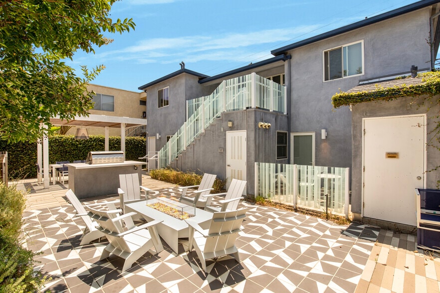 More Photos Of 1446-1448 Yale St, Santa Monica Apartments For Sale