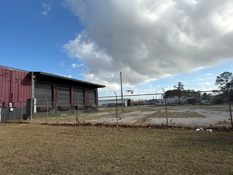More Photos Of 4020 Jefferson Ave, Moss Point Distribution For Sale