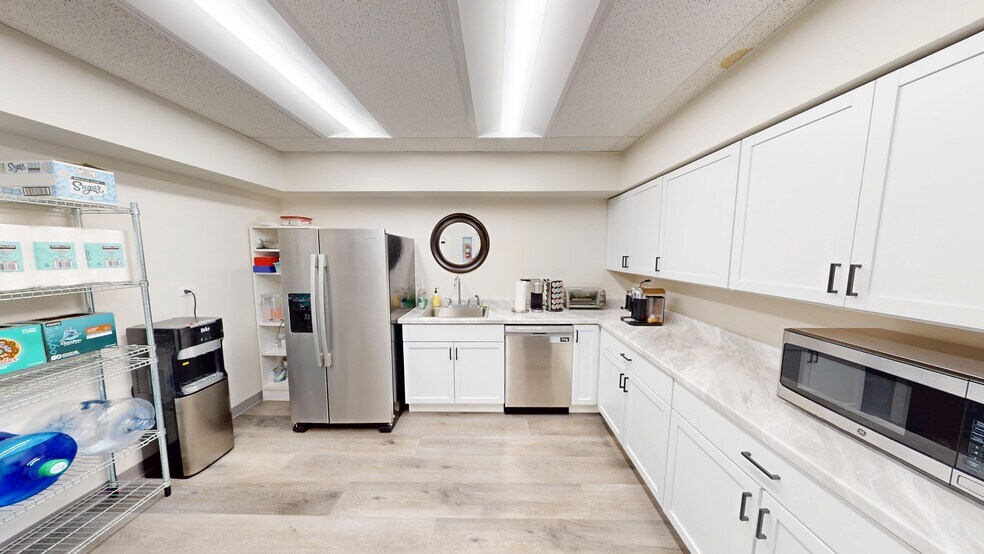 More Photos Of 1650 N Arlington Heights Rd, Arlington Heights Office For Lease