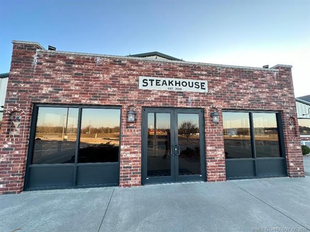 More Photos Of 207 Commerce Dr, Wewoka Restaurant For Sale