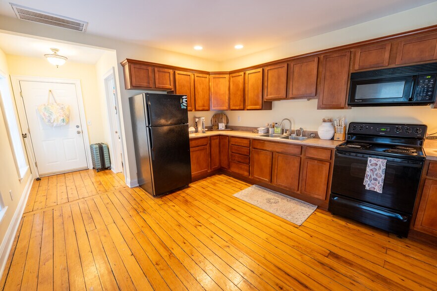 More Photos Of 22 Washington St, Ballston Spa Storefront Retail Residential For Sale