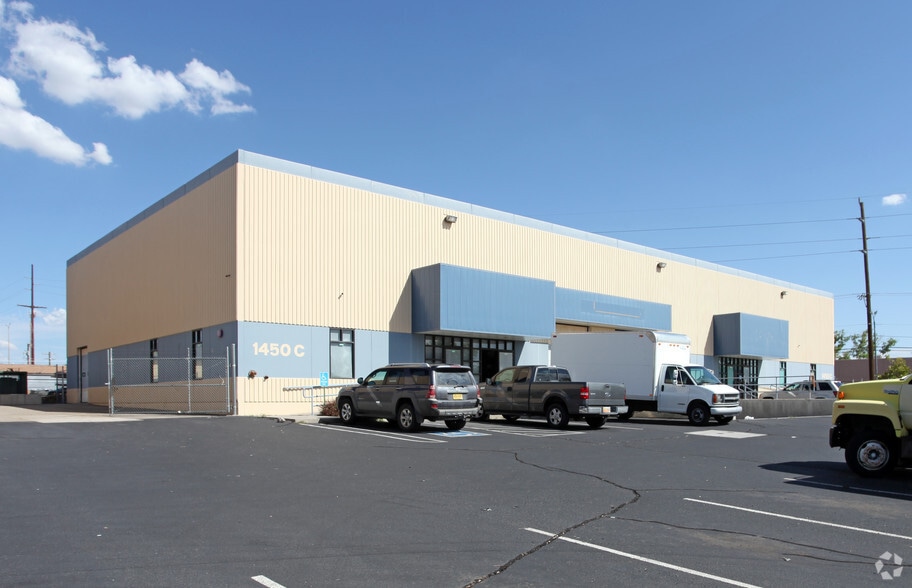 Primary Photo Of 1450 Candelaria Rd NE, Albuquerque Warehouse For Lease