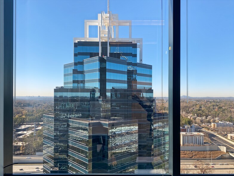 More Photos Of 5 Concourse Pky NE, Atlanta Coworking Space