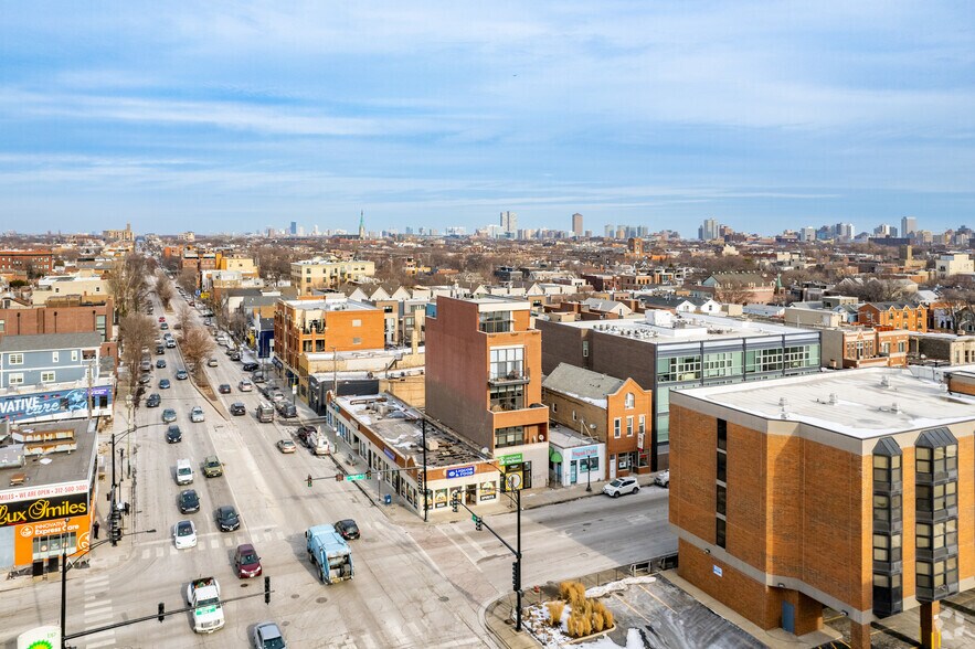 More Photos Of 1552 W Fullerton Ave, Chicago Apartments For Sale