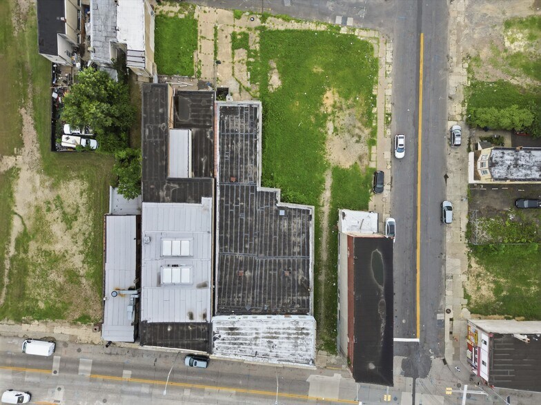 More Photos Of 1142-1148 Broadway, Camden Flex For Sale